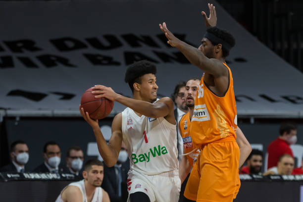 他凭借精准 他凭借精准