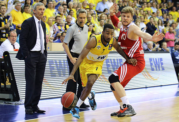 赛季期间 赛季期间